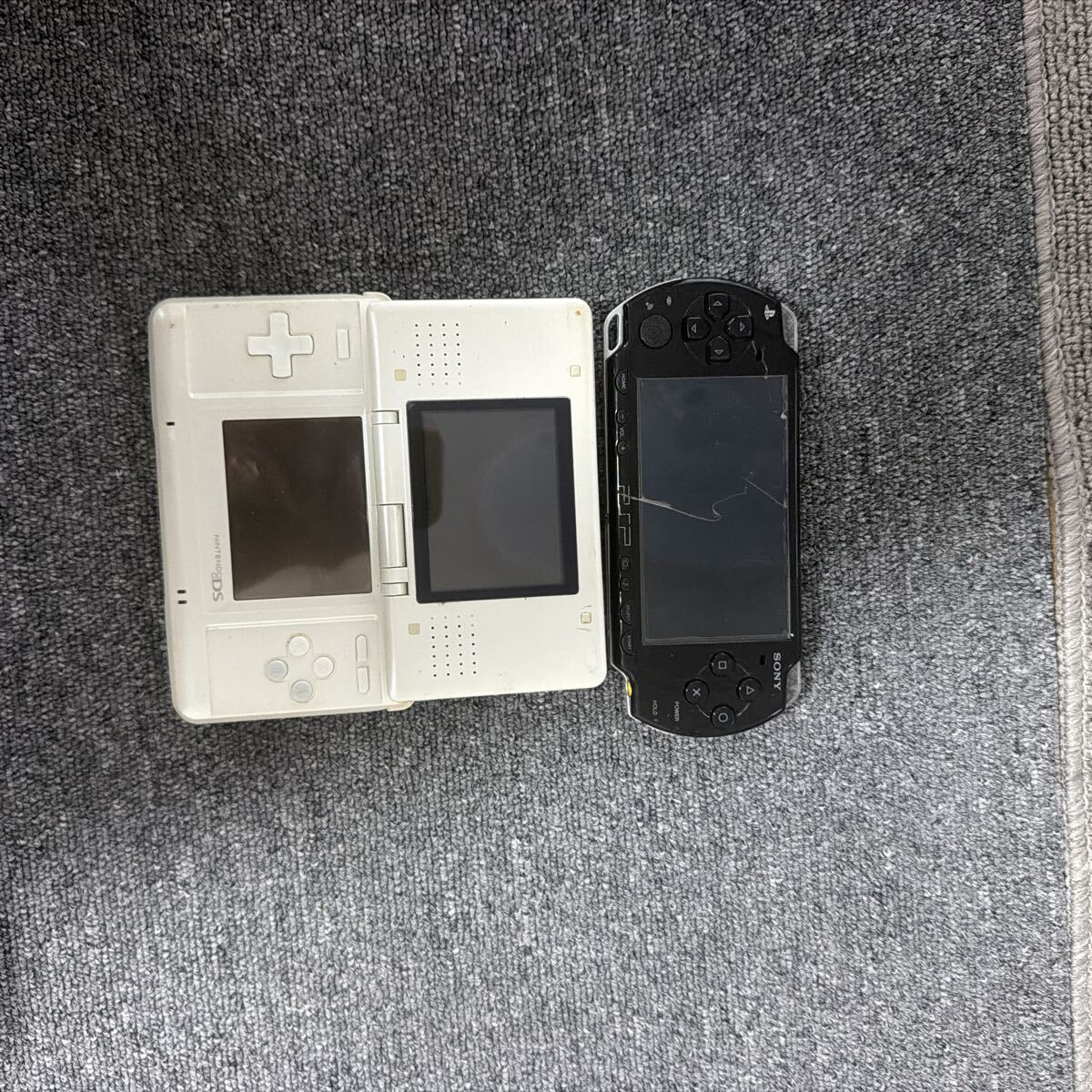 任天堂 DS Lite ホワイト ＆ SONY PSP-2000ブラック 2台セット
