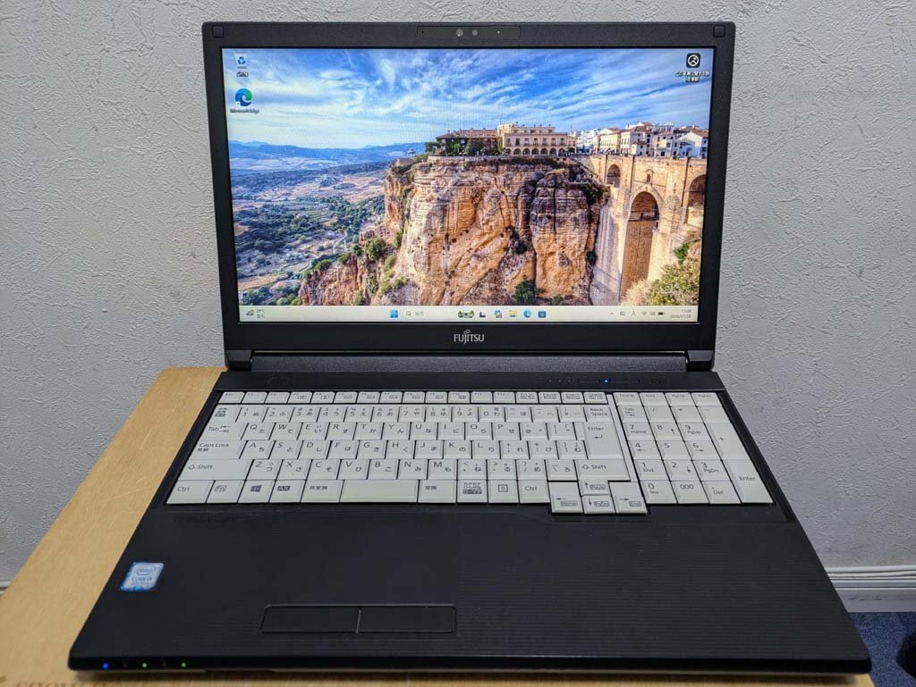 △富士通 A579／BX 第8世代i5-8265U RAM16GB HDD512GB Wi-Fi 15.6インチ Windows11Pro