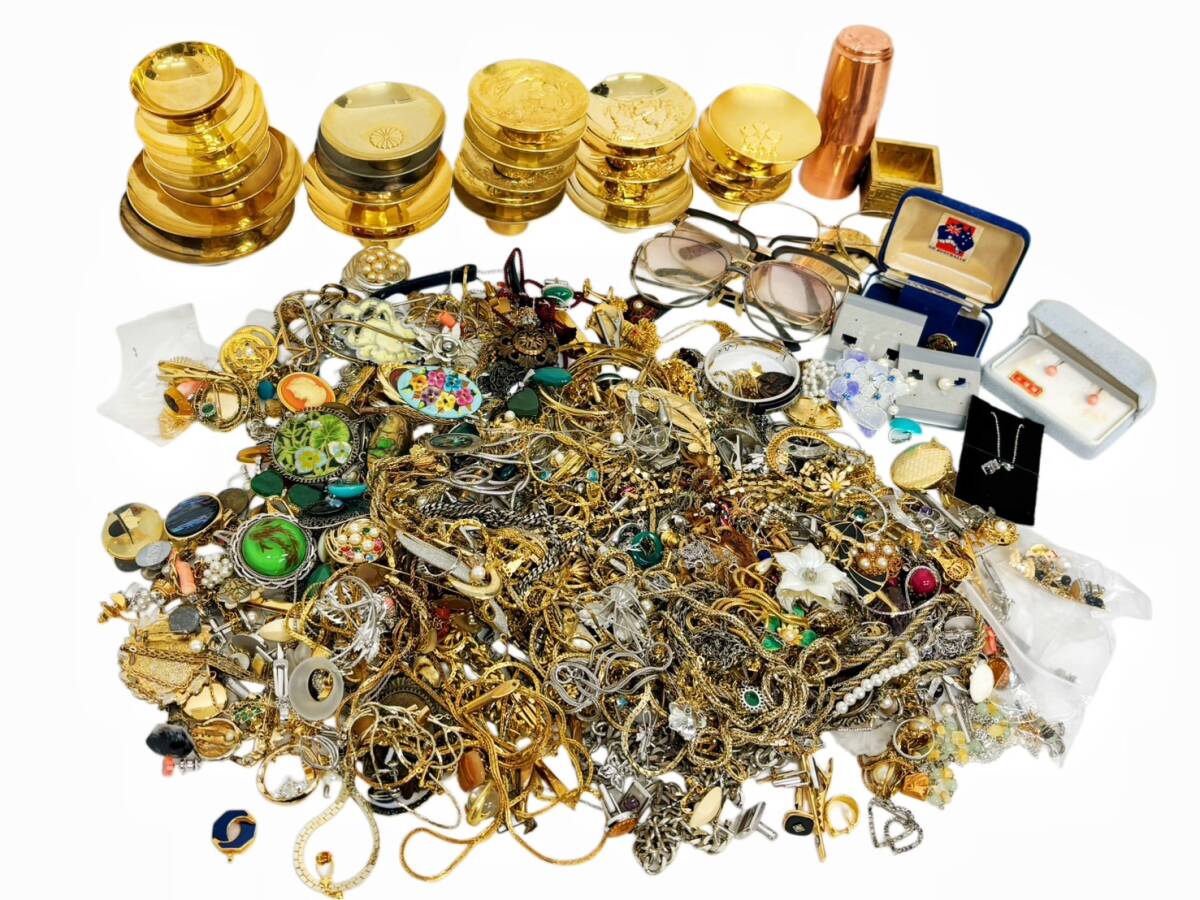 総重量約6.4kg アクセサリー 金杯 純銅酒器 大量まとめ セット イミテーション メッキ 現状品 未選別 大量ロット 1円スタート