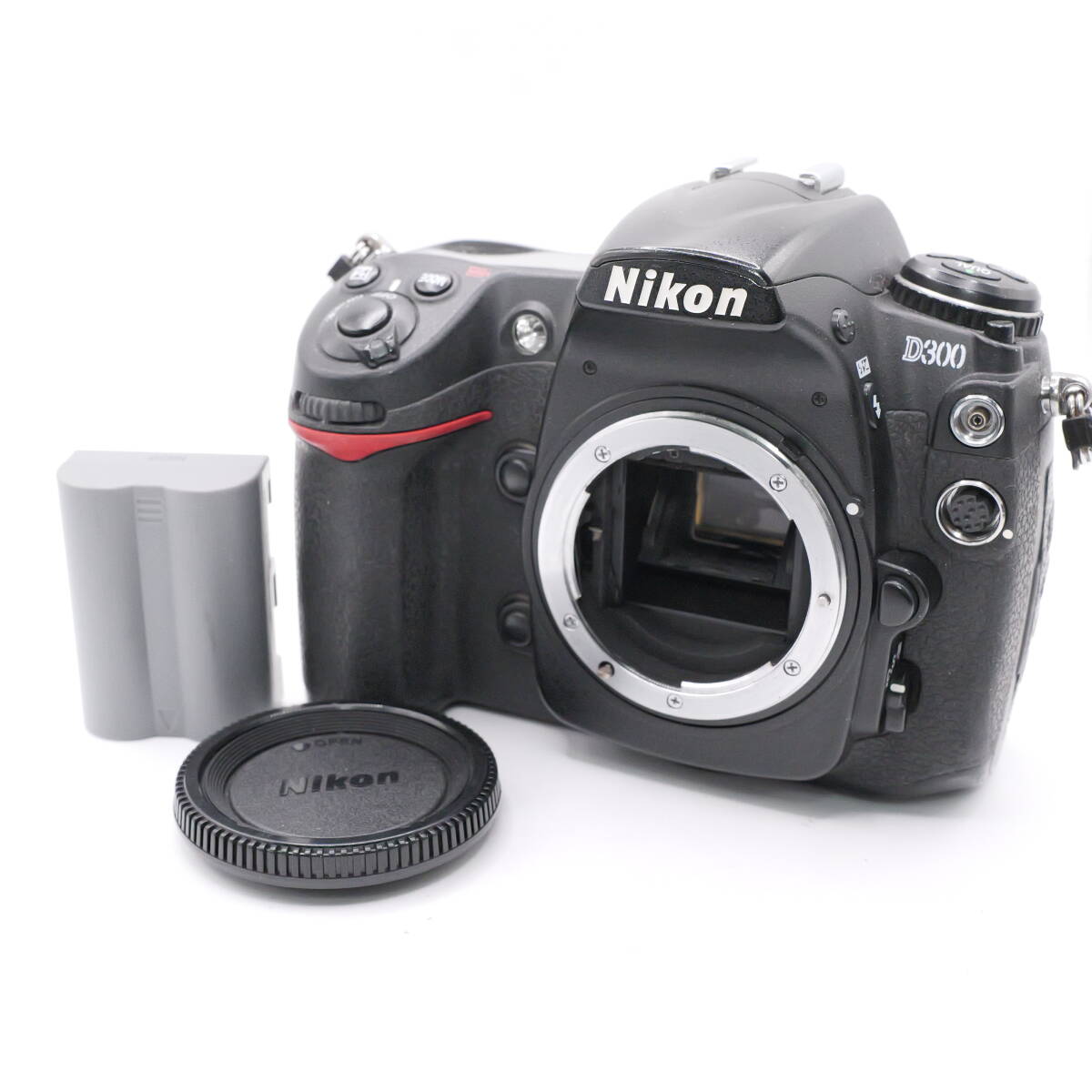 【かめら屋】良品 NIKON ニコン D300 デジタル一眼レフカメラ バッテリー付 動作品 yそ305
