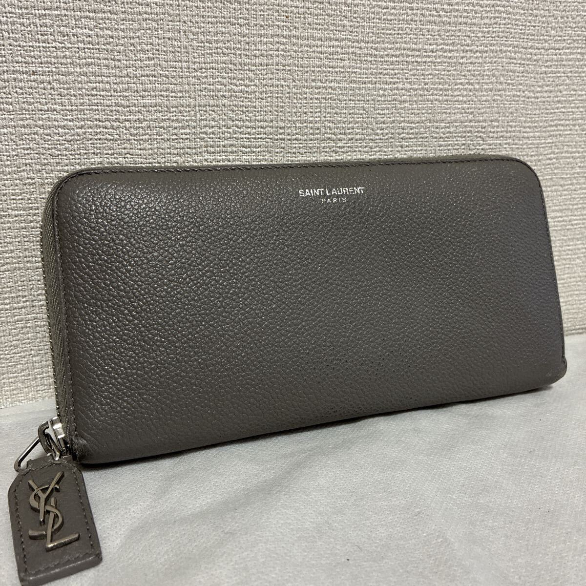 【美品】 SAINT LAURENT サンローラン ラウンドファスナー 長財布 YSLロゴ グレー レザー シリアルあり