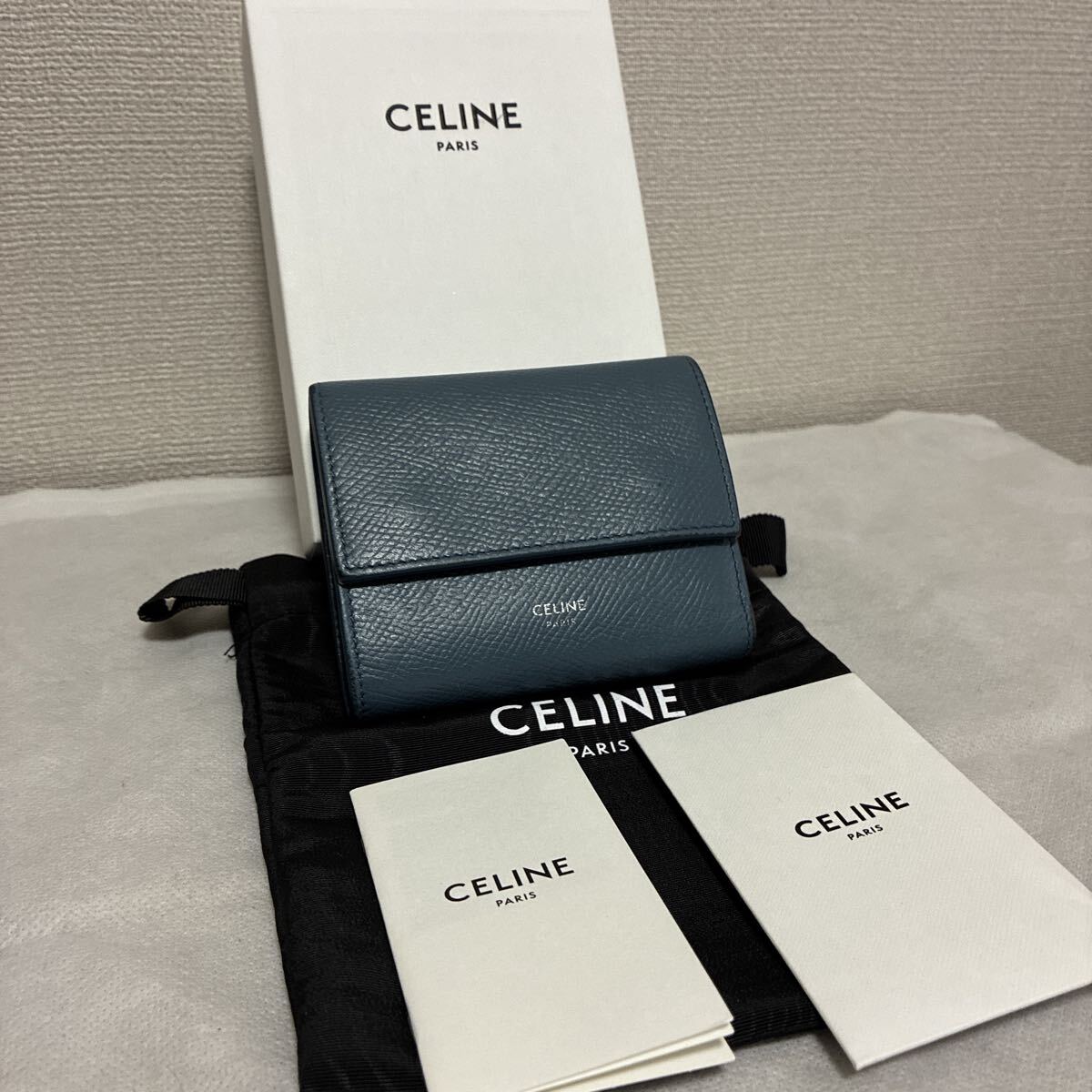 【美品】 CELINE セリーヌ 三つ折り財布 コンパクトウォレット トリフォールドウォレット スモール ブルー 付属品付き シリアルあり