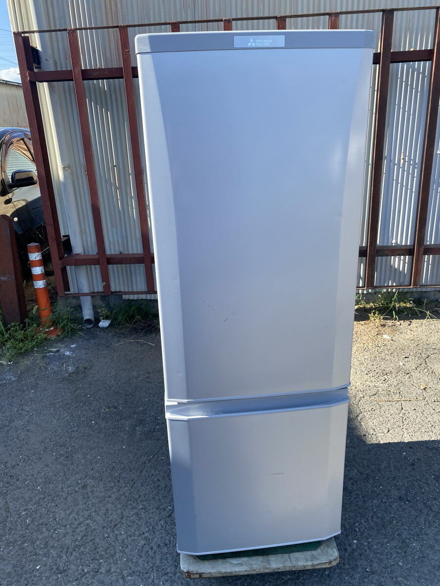 【４９－５７】直接引き取り大歓迎！MITSUBISHI 三菱 168L 2ドア 冷凍冷蔵庫 MR-P17E-S 中古品/2020年製 ポケット割れあり 中古品