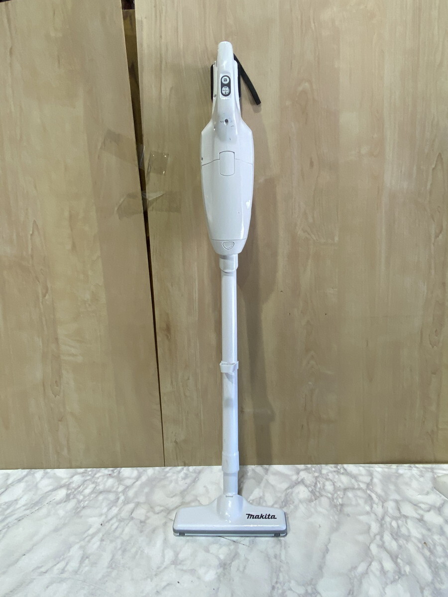 【４９－５１】マキタ makita CL107FD 充電式クリナー 10.8V 掃除機 コードレスクリーナー コード、バッテリー充電器無し 中古品 現状品