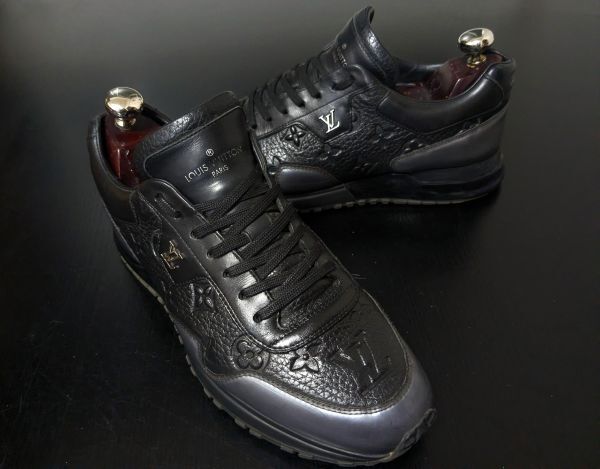 ヴィトン 7 LOUIS VUITTON ♯GO0231 エンボスモノグラム 黒 ランウェイ コンビレザースニーカー 2168