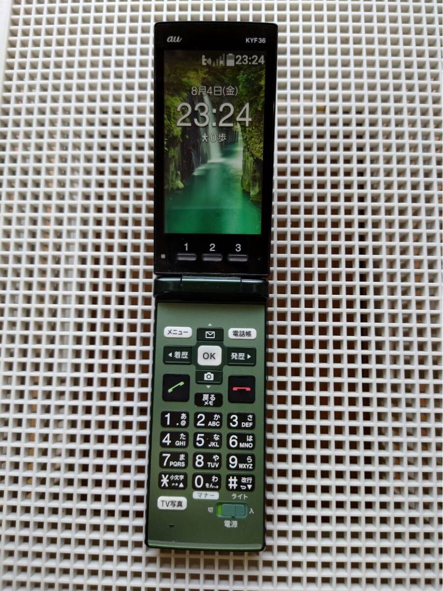 美品キズ無 KYF36 グリーン 京セラ au 