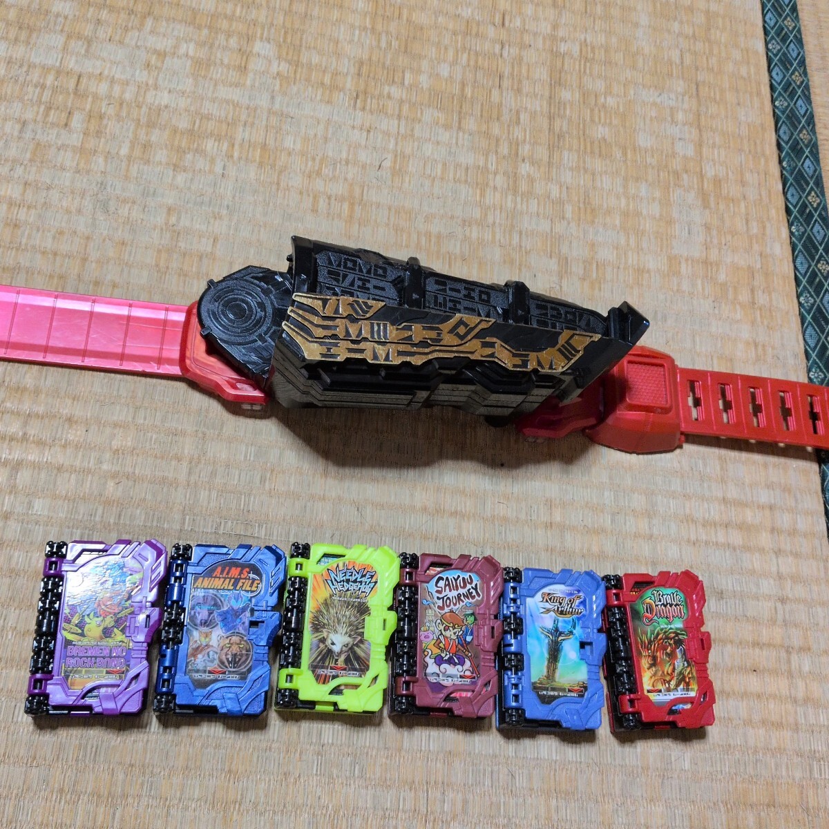 仮面ライダーセイバー 変身ベルト ワンダーライドブックいろいろ