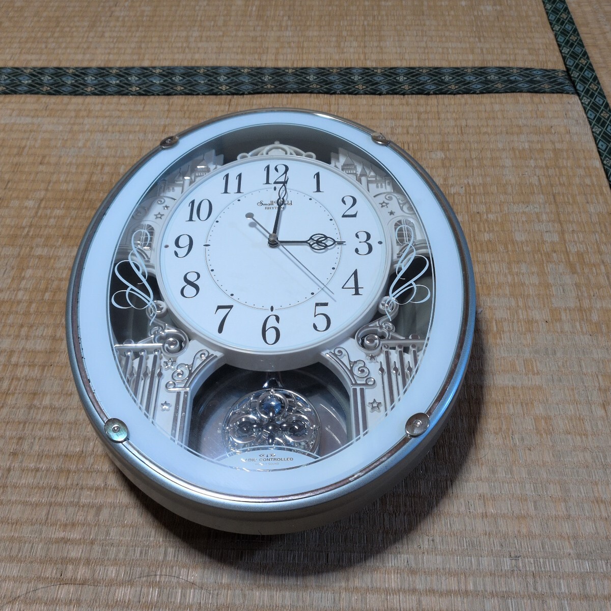 リズム時計　電波時計　スモールワールドプラウド　