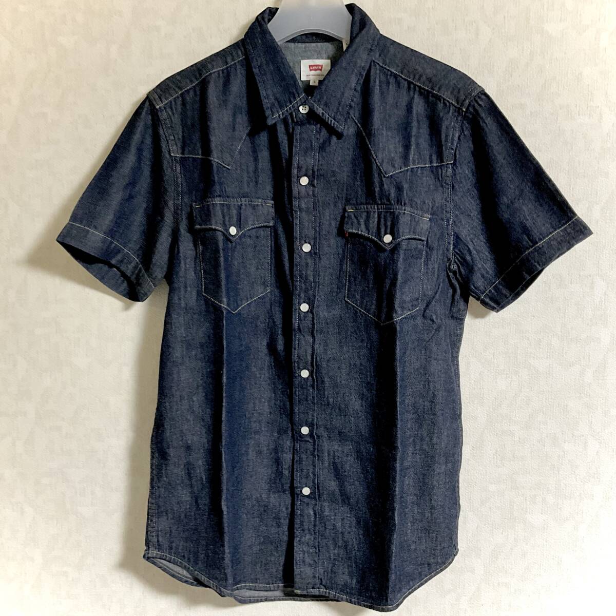 ☆オススメ☆ 未使用　Levi’s　デニムシャツ　半袖/ウエスタン/インディゴ　　　サイズS　　　　W119