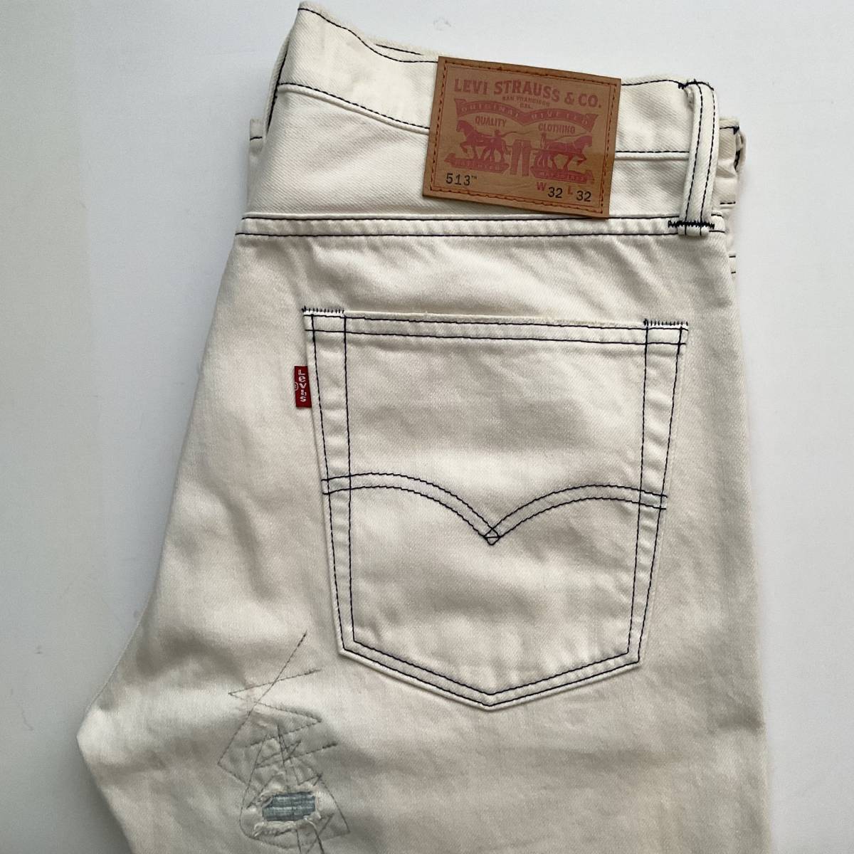 未使用　Levi’s 513　日本製　W32 L32　オフ白/ダメージ/リメイク加工　　　　W117
