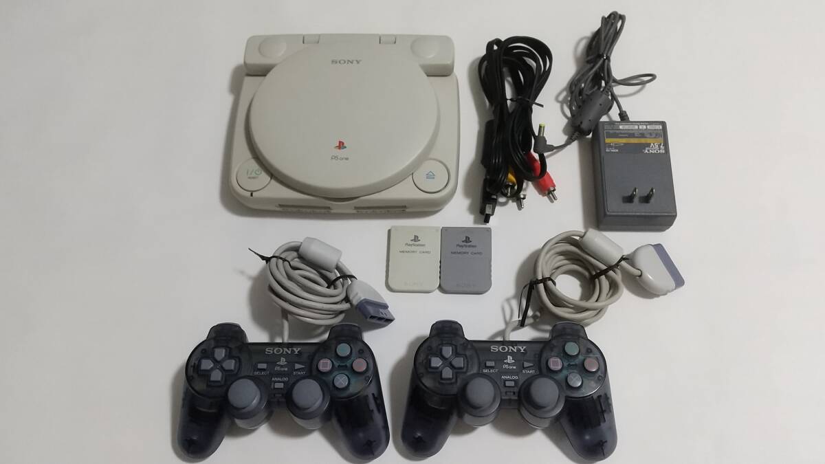 【送料込み】PS　PS one COMBO本体一式　専用ACアダプター　メモリーカード２枚　純正デュアルショック　コンボ　液晶モニター　本体キズ