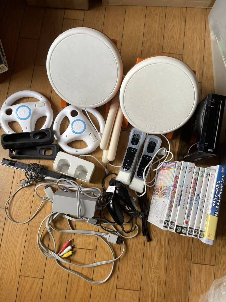 動作未確認 Wii 本体 RVL-001 太鼓の達人 太鼓2台 バチ4本 リモコン2本 ソフト7本 攻略本1冊 ハンドル2個 セット Nintendo-27