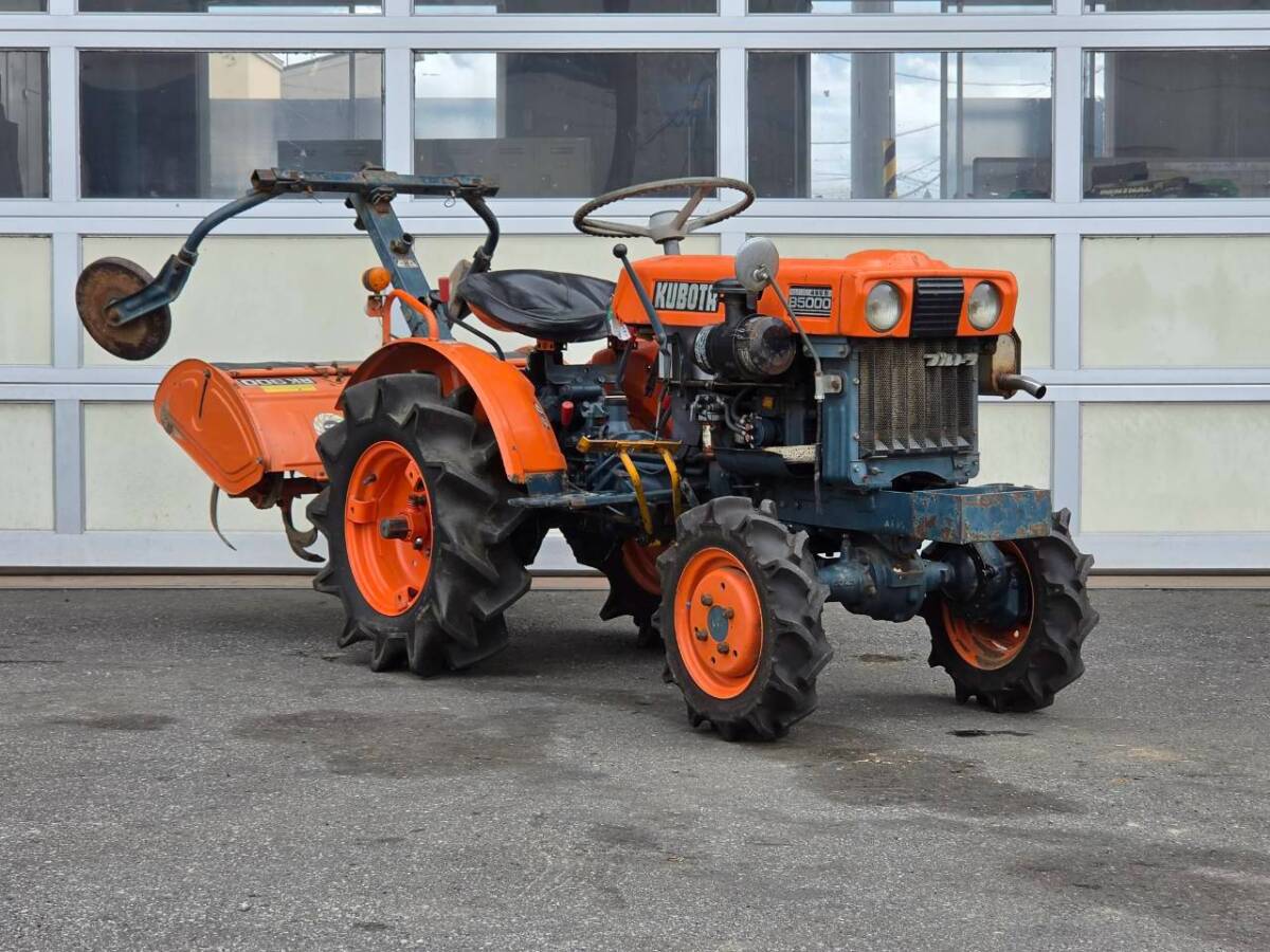 旭川発☆トラクター！クボタ　B5000！4WD！リアロータリー！エンジン始動OK！販売証明発行可！現状！売切！直接引取のみ☆