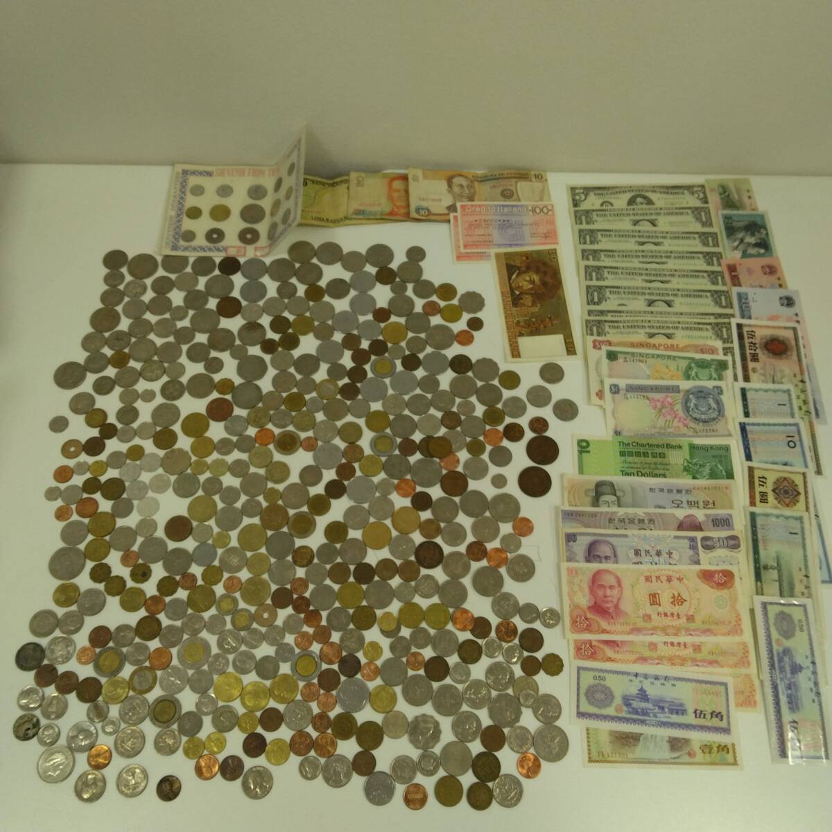 ■【外国銭おまとめ】アメリカ カナダ 中国 韓国 香港 シンガポールetc 硬貨/コイン 紙幣/お札 総重量約2182g(袋含む)◆15134