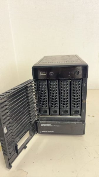 NETGEAR ReadyNAS RN104 4ベイNAS HDDなし AC欠品 動作未確認 ジャンク / T260806-0002