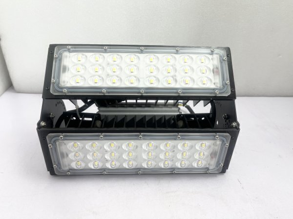 LED 高天井照明 105W 工場・倉庫用 AC100-277V 点灯確認済み 1台 /T260725-0003