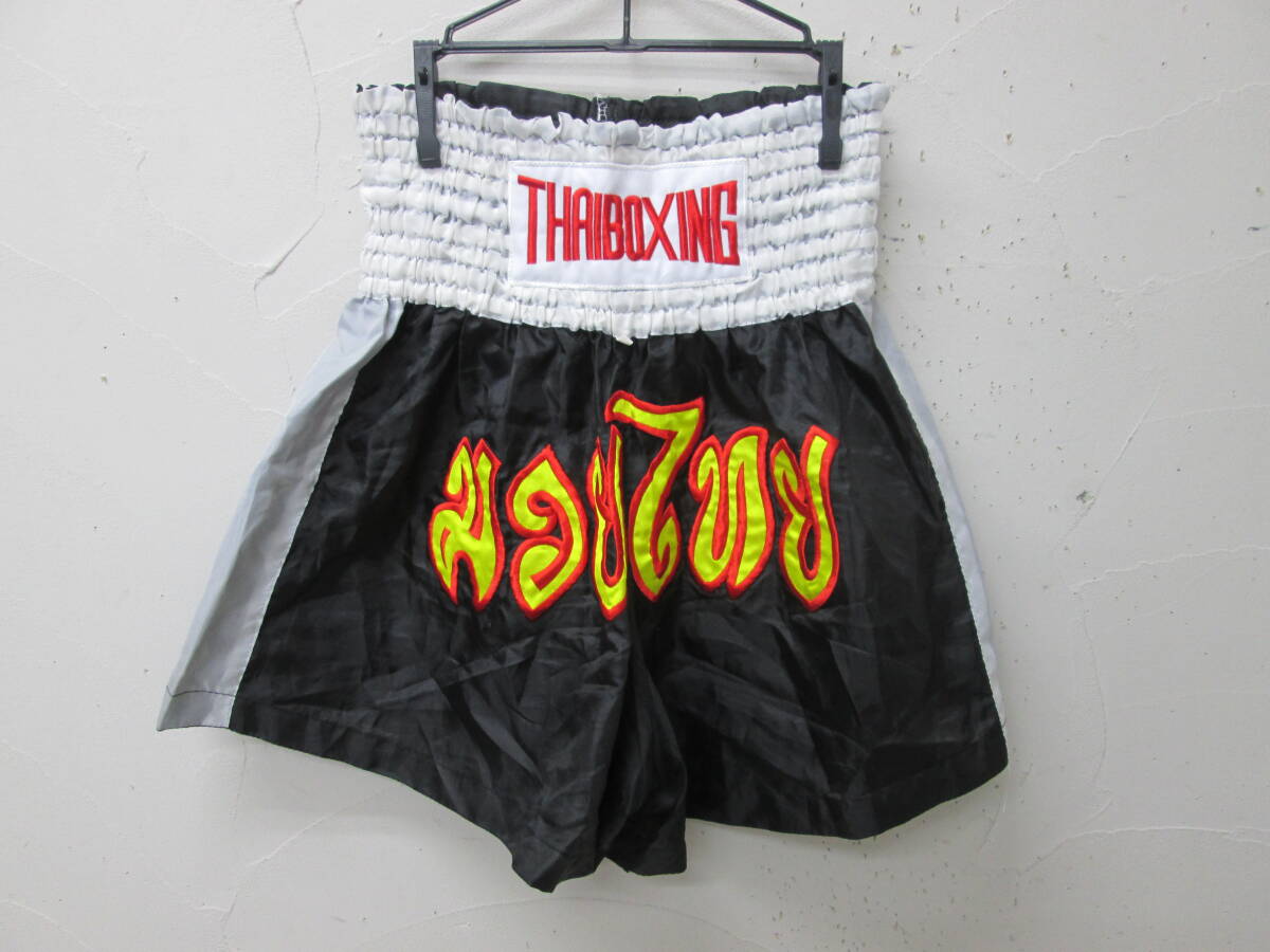(39)♪THAI BOXING 東南アジア 格闘技 ムエタイ パンツ ボクシング キックボクシング ショートパンツ 短パン ブラック 黒 サイズXL　 