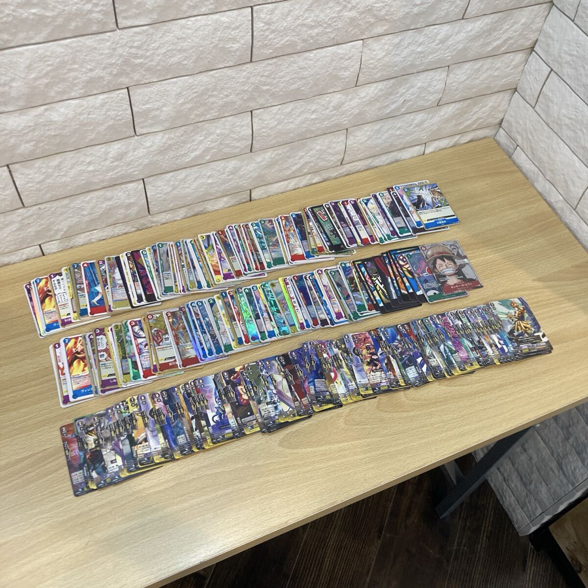 カード　まとめ　300枚以上　ワンピース　ヴァンガード　モンキー・D・ルフィ　クリムソン・ビーストテイマーなど　【7686他】（8）