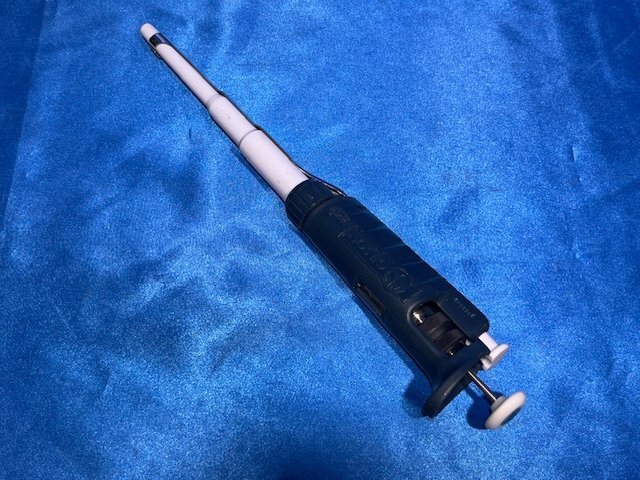 3410【Gilson】ディスペンサー　ピペットマン　型番：P1000　200～1000μL