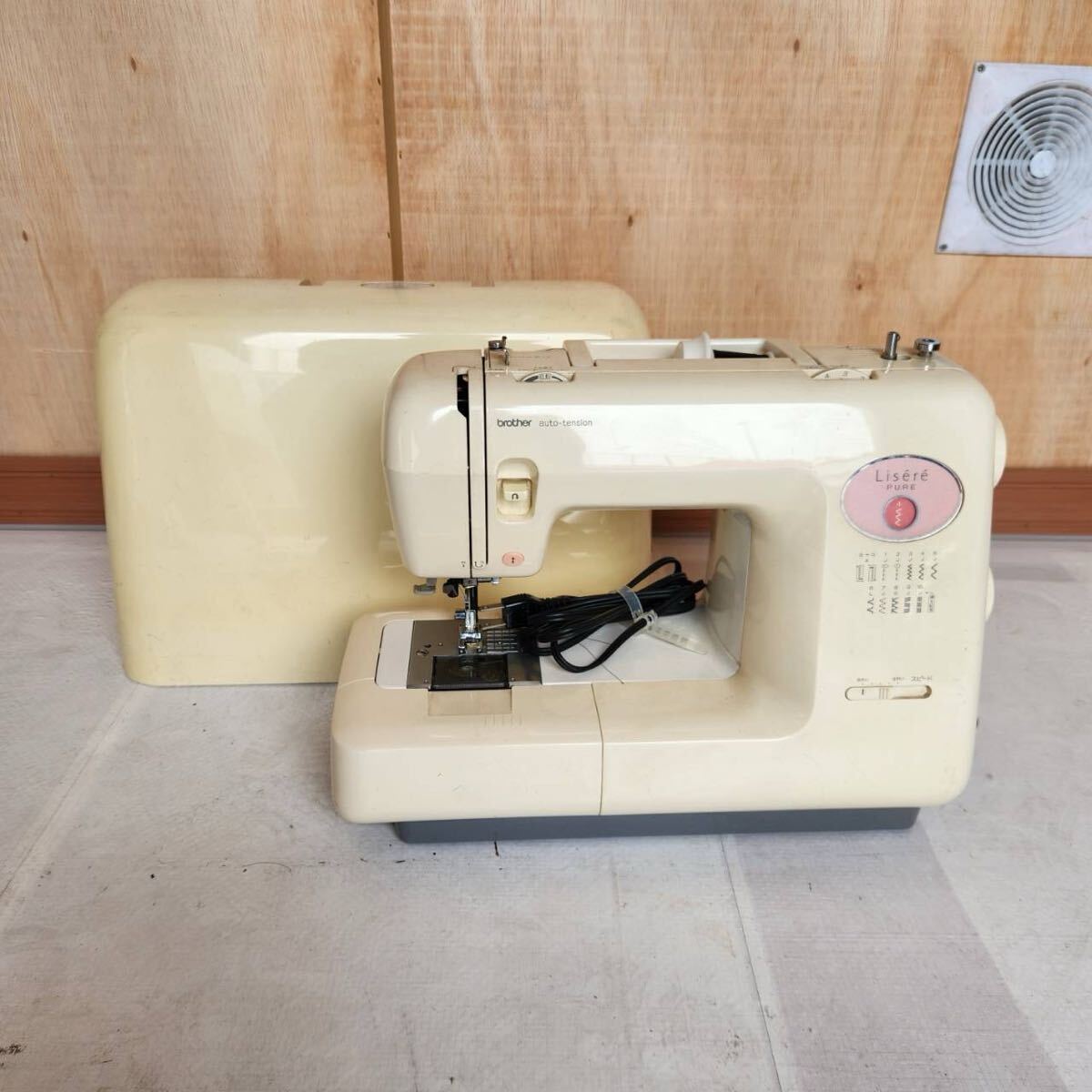 brother ブラザー 電子ミシン Lisere PURE リズレピュア リゼレピュア ZZ3-B581 模様 手芸 裁縫 ハンドクラフト ミシン