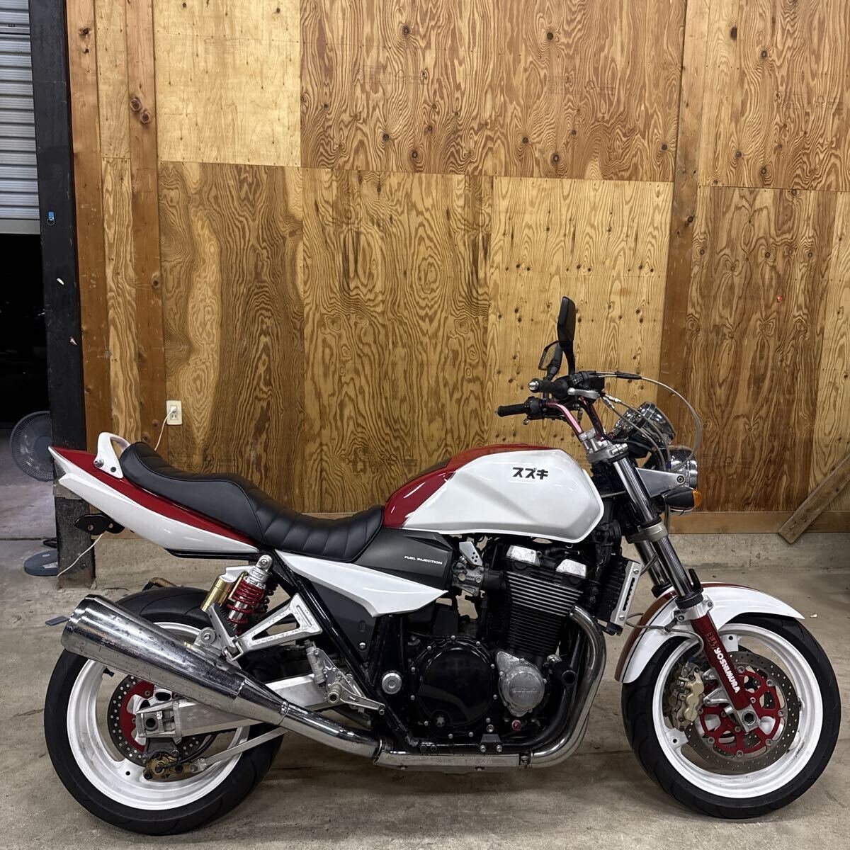スズキ GSX1400 GY71A 走行10,350Km 平成14年 セル始動 書類あり