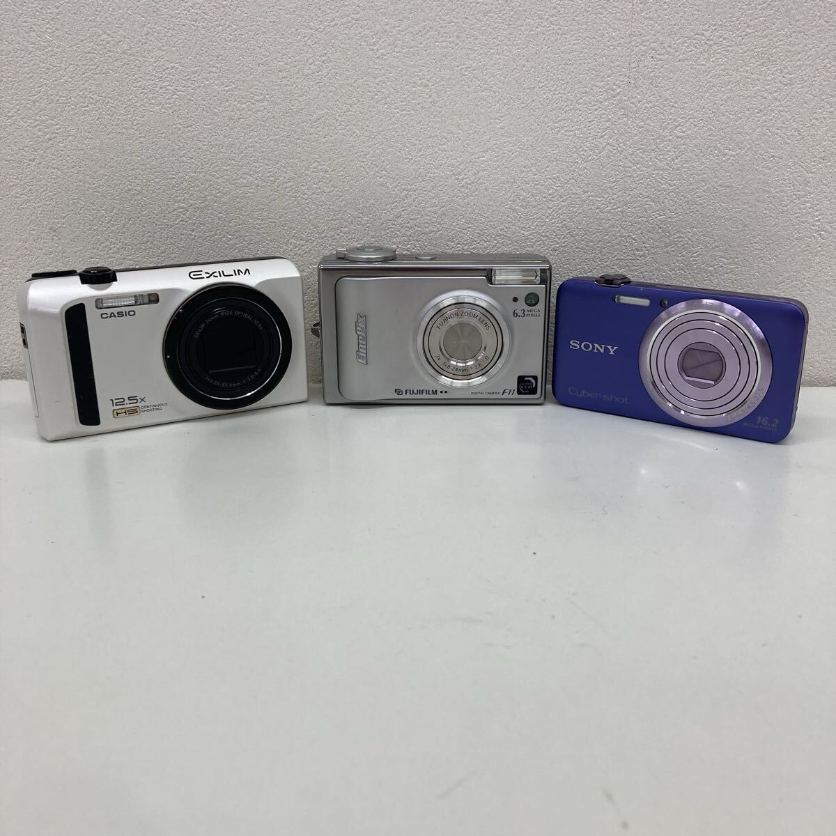 【AN3390-j】 カメラ デジカメ　3点 まとめ　SONY cyber shot DSC-WX7 FUJIFILM FINEPIX F11 CASIO EXILIM EX-ZR100 デジタルカメラ