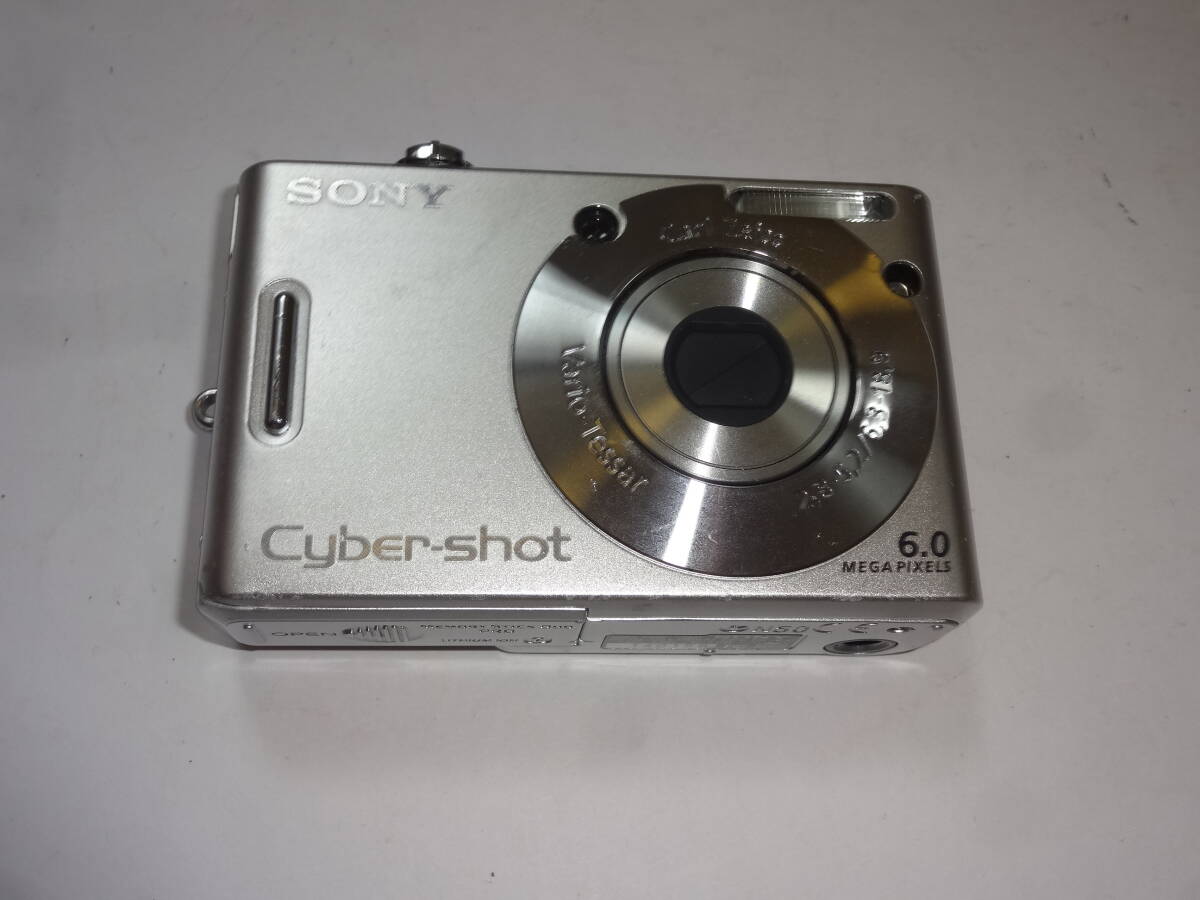 【ジャンク品】SONY デジタルカメラ Cyber-Shot(サイバーショット) DSC-W50 シルバー 140156【送料無料】