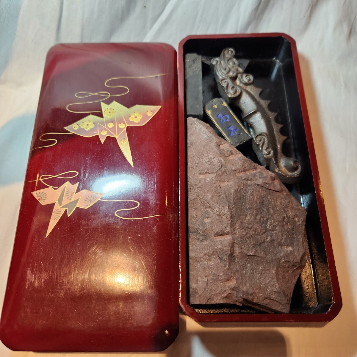 296【中国風】昭和レトロ 螺鈿細工 朱塗り硯箱 龍彫刻 硯 書道具セット 中国美術風 漆器 古美術