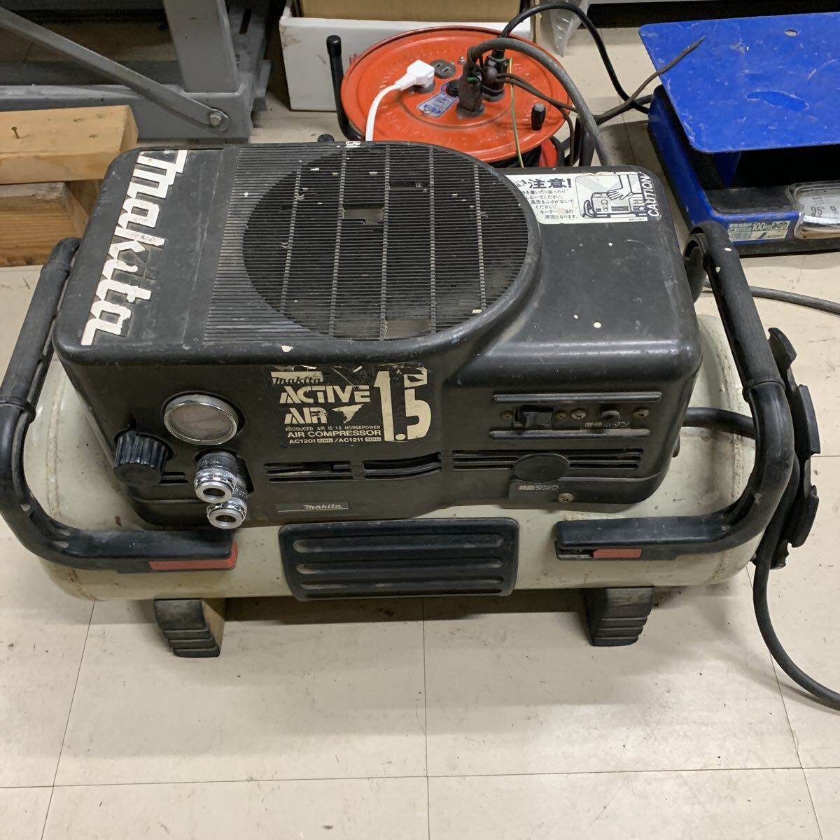 マキタ エアコンプレッサ AC1211 50Hz専用