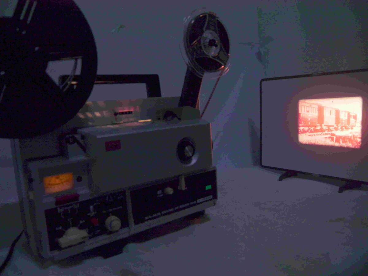 動作確認！高級８ミリ映写機 フルセット！超美品 ２トラック磁気＆光学サウンド映写機 エルモ ＥＬＭＯ ＳＴ-６００Ｄ 鮮明映像！ 迫力音声