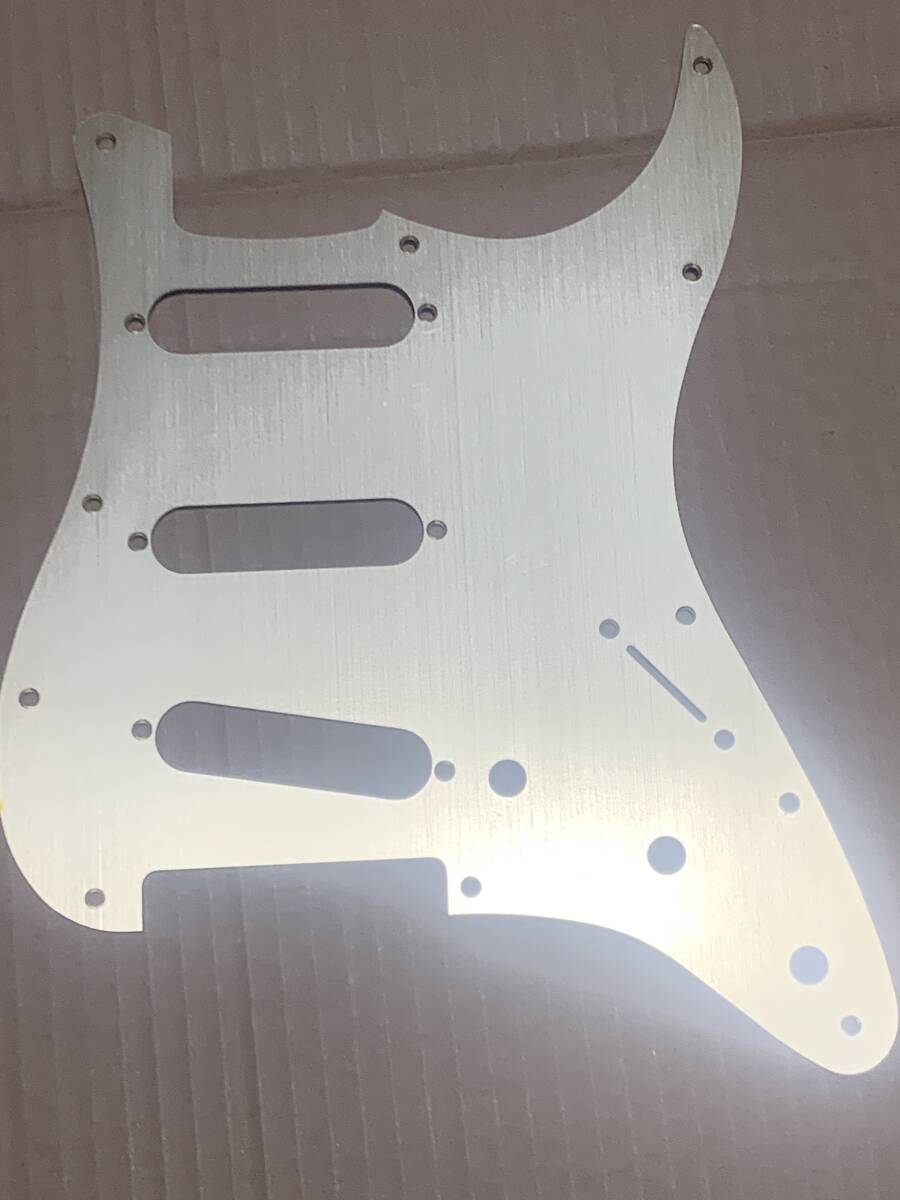 SSSアルミ製ピックガード金色