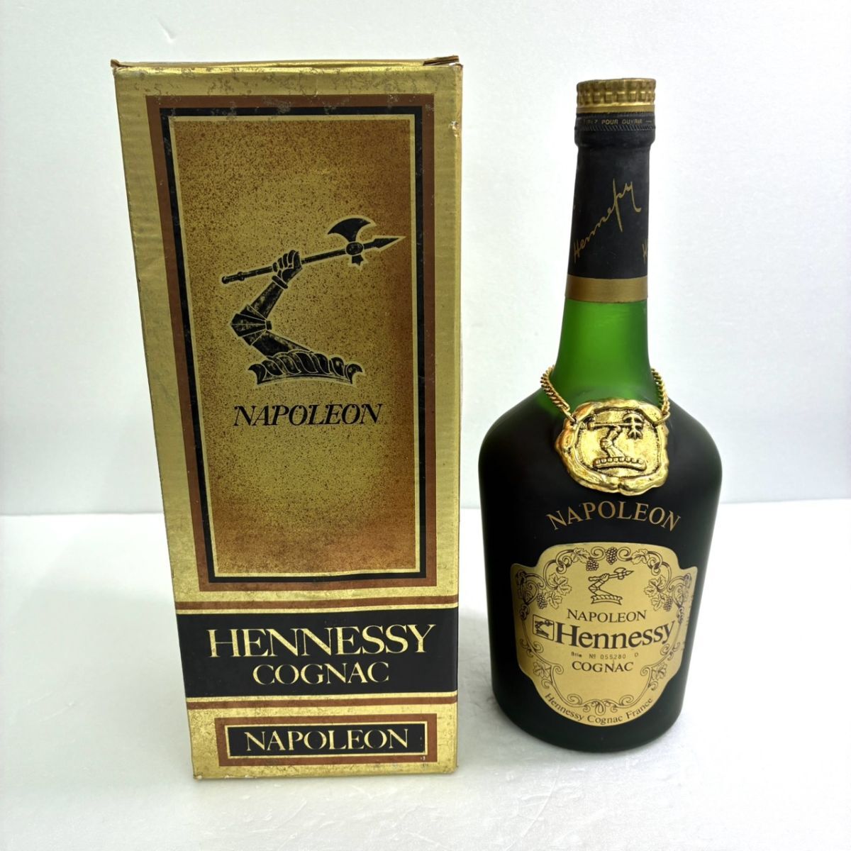 S065-G25-681 【未開栓】 Hennessy ヘネシー NAPOLEON ナポレオン コニャック ブランデー 40% 700ml 箱付き DA