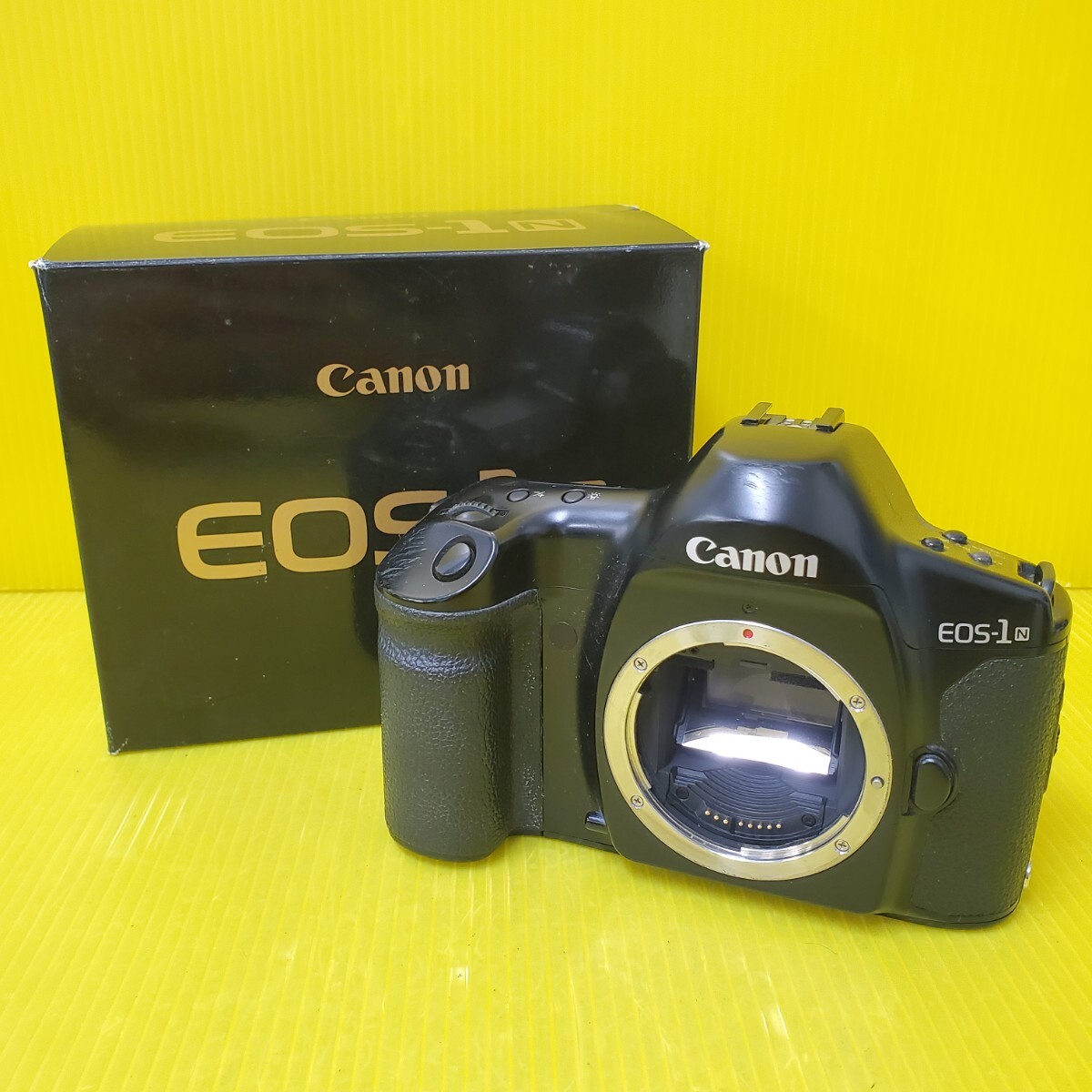 権YA166 Canon EOS-1N 248983 キャノン 一眼レフカメラ オートフォーカス フィルムカメラ 中古品