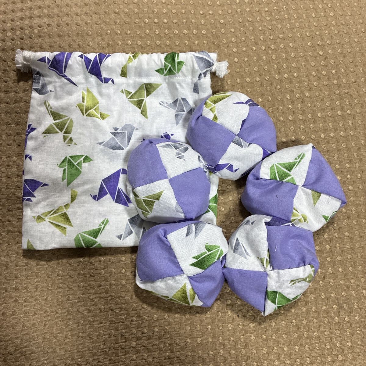 お手玉５個と収納用巾着袋　⑦ ハンドメイド