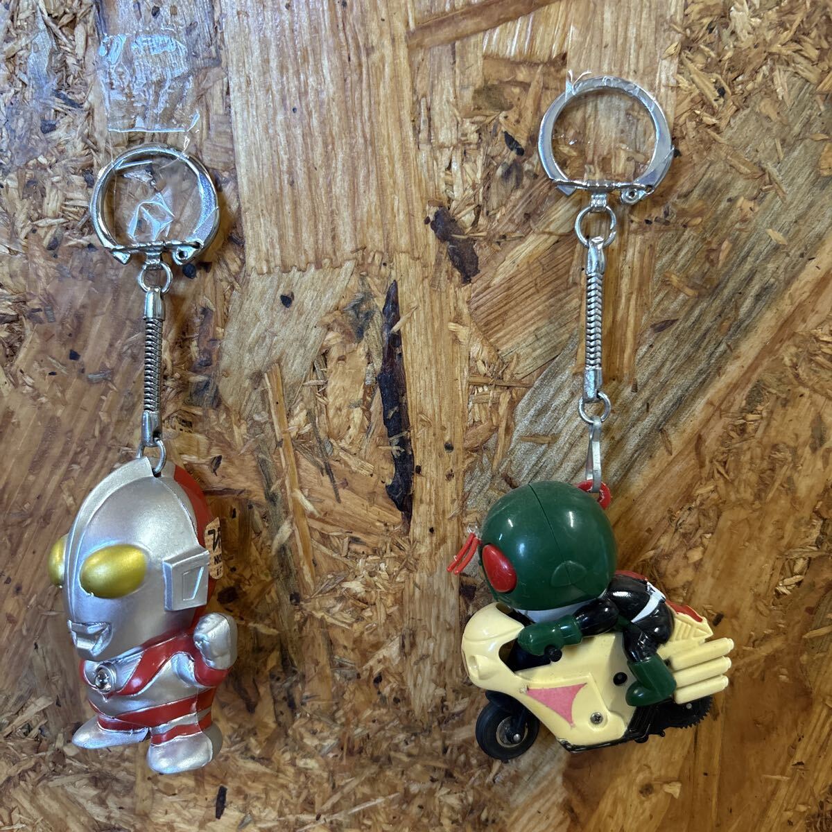 ◎キーホルダー◎ウルトラマン◎カラータイマー◎電池式◎仮面ライダー◎かっとびライダー◎バイク◎中古品◎引取可能◎札幌◎北海道◎