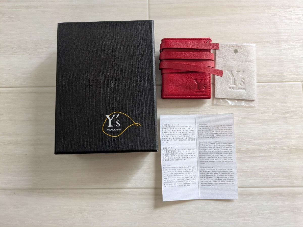 ☆Y's MANDARINA☆レザーケース☆ミニミラー付き☆ストラップ付き☆赤色☆美品☆札幌☆北海道☆