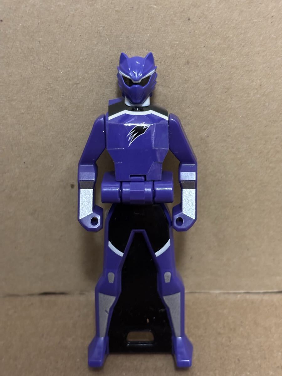 バンダイ　ガシャポン　海賊戦隊ゴーカイジャー　獣拳戦隊ゲキレンジャー　ゲキバイオレット