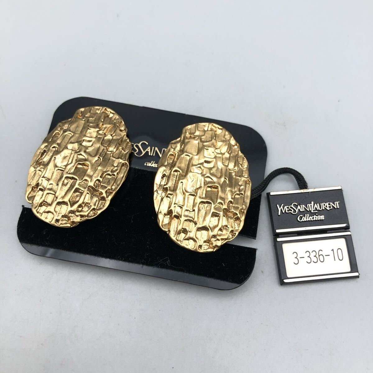 ★G07348 イヴサンローラン YSL イヤリング オーバル ゴールドカラー アクセサリー