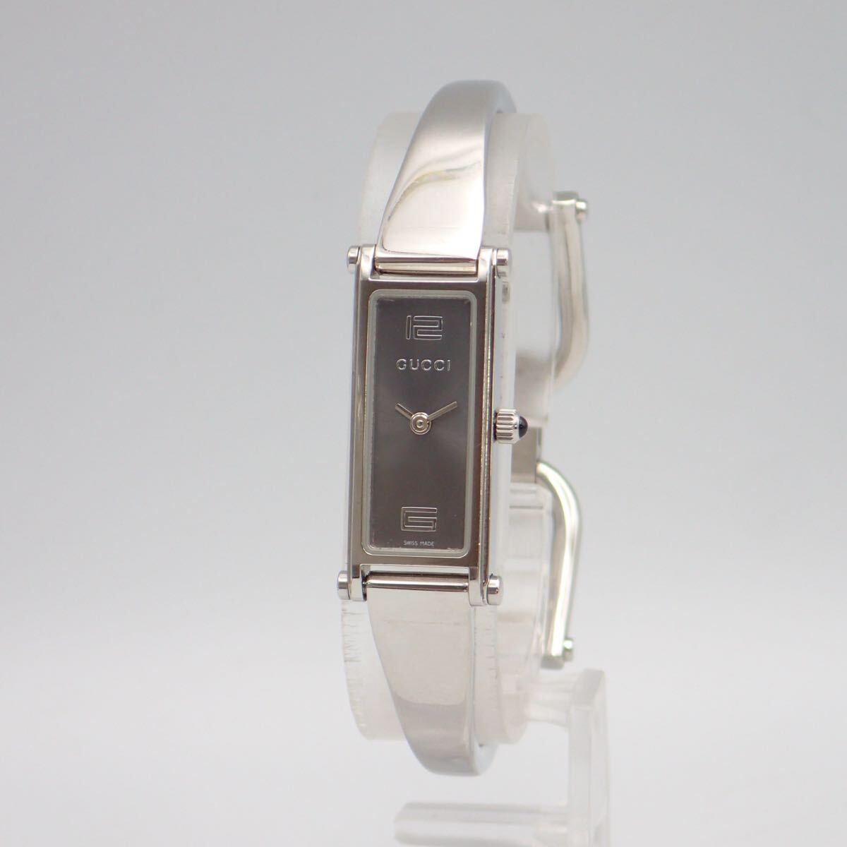 か07120 グッチ GUCCI 1500L バングルウォッチ グレー文字盤 クオーツ レディース腕時計 稼働