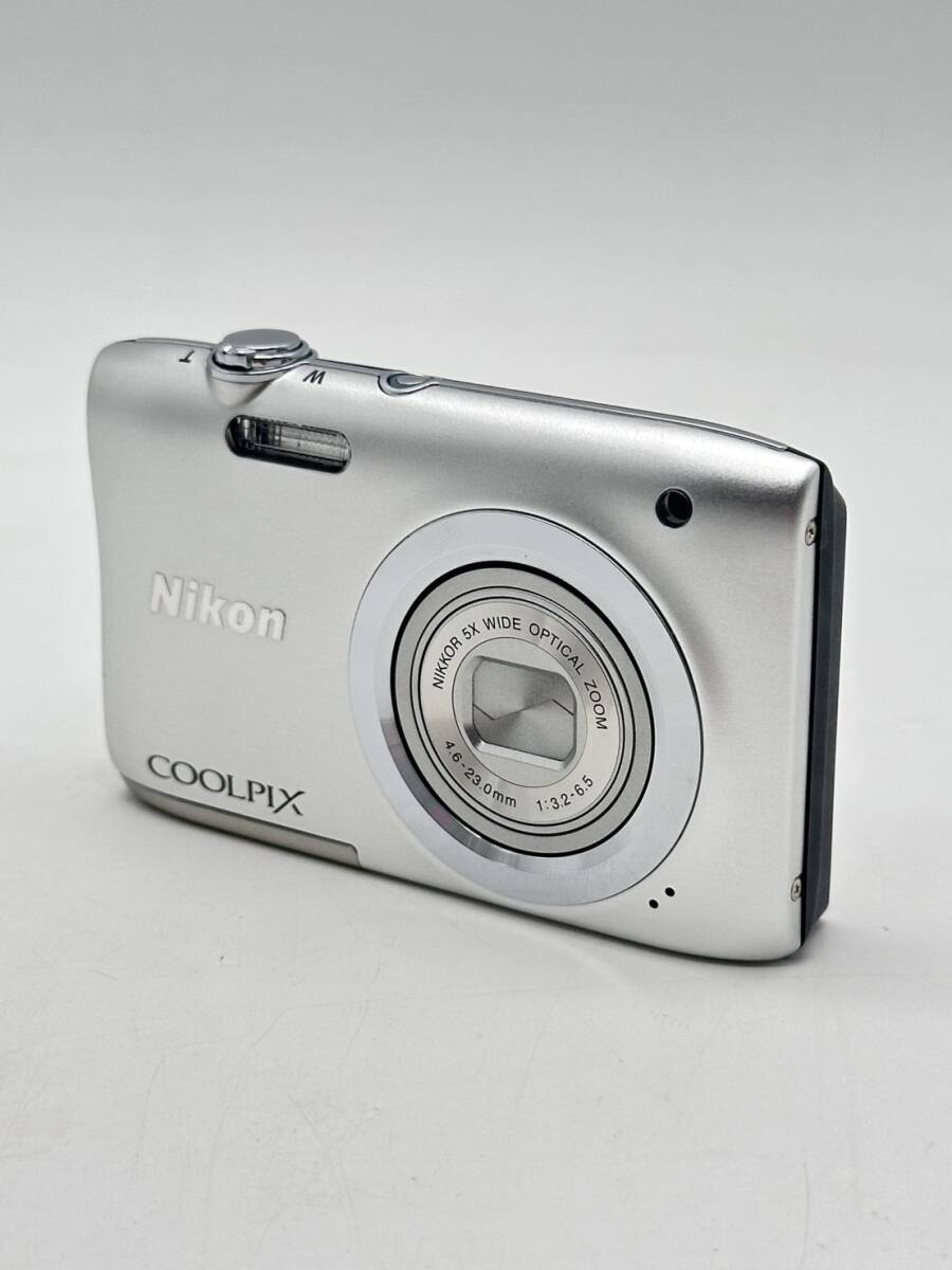 B16444 1円スタート Nikon COOLPIX A100 シルバー コンパクトデジタルカメラ デジカメ ニコン コンデジ