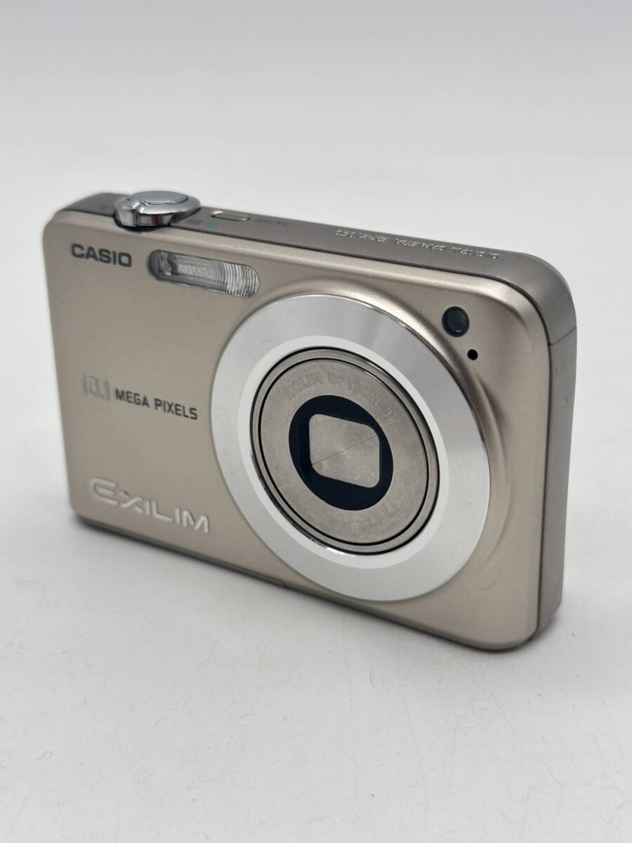 B16529 CASIO EXILIM EX-Z1050 カシオ コンパクトデジタルカメラ デジカメ コンデジ シルバー 