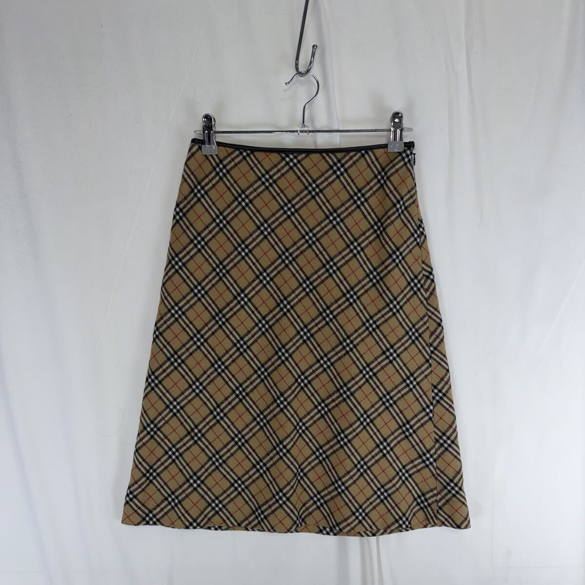 希少 BURBERRY BLUE LABEL ノバチェック 台形スカート ウール バーバリーブルーレーベル 36 三陽商会 ノヴァチェック レザーパイピング old