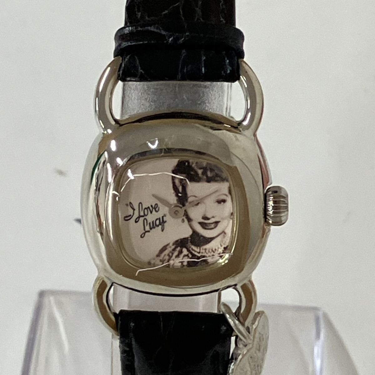 S831-Z22-1786 FOSSIL フォッシル I Love Lucy アイ・ラブ・ルーシー 腕時計 クォーツ チャーム付き LI-1420 レディース ケース付き ND