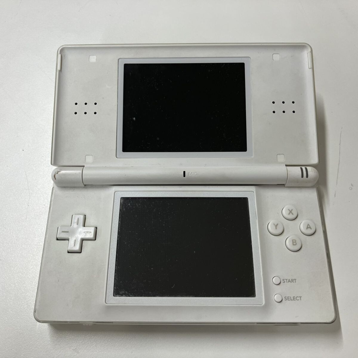 S819-Z25-606 ◎ 任天堂 Nintendo ニンテンドーDS Lite DSライト クリスタルホワイト USG-001 本体 携帯ゲーム機 タッチペン付き ND