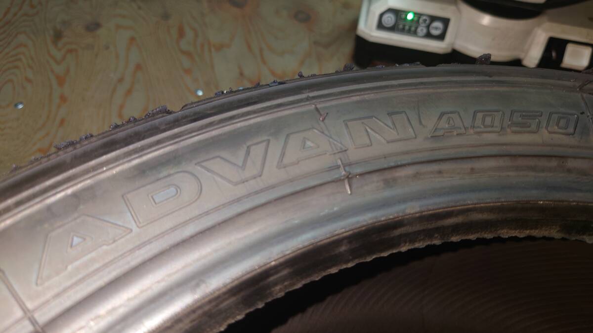 ADVAN A050 M 245/40R17 4本セット中古品