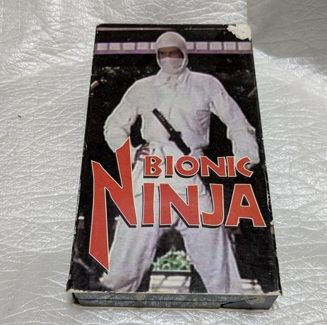 BIONIC　NINJA　ケリー・スティーヴ/アラン・ヘミングス　廃盤ニンジャ・マーシャルアーツアクション　輸入盤VHS/字幕なし　未DVD化