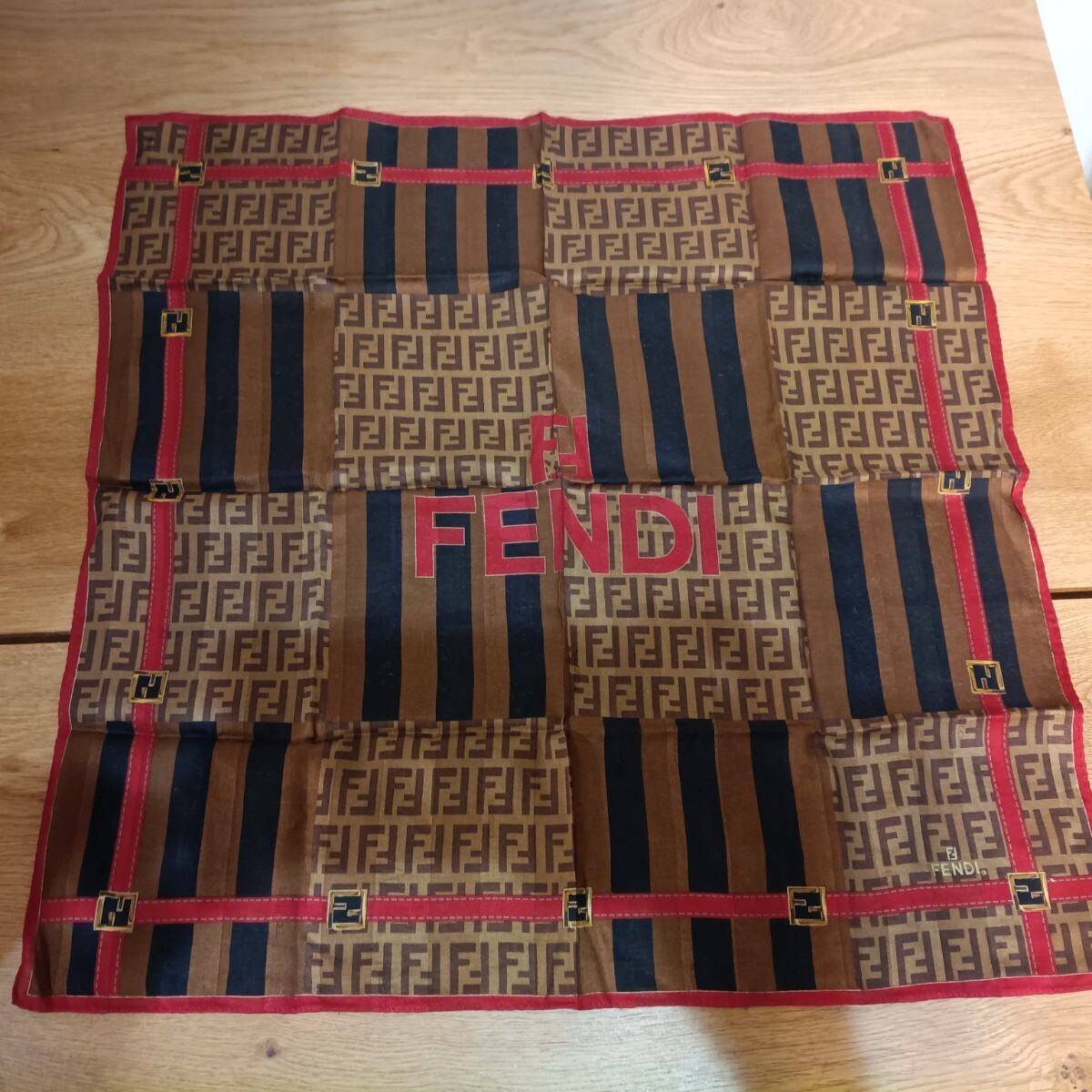 TNG3 FENDI フェンディ ハンカチ ズッカ柄 ロゴ柄 約51cm スカーフ バンダナ ヴィンテージ