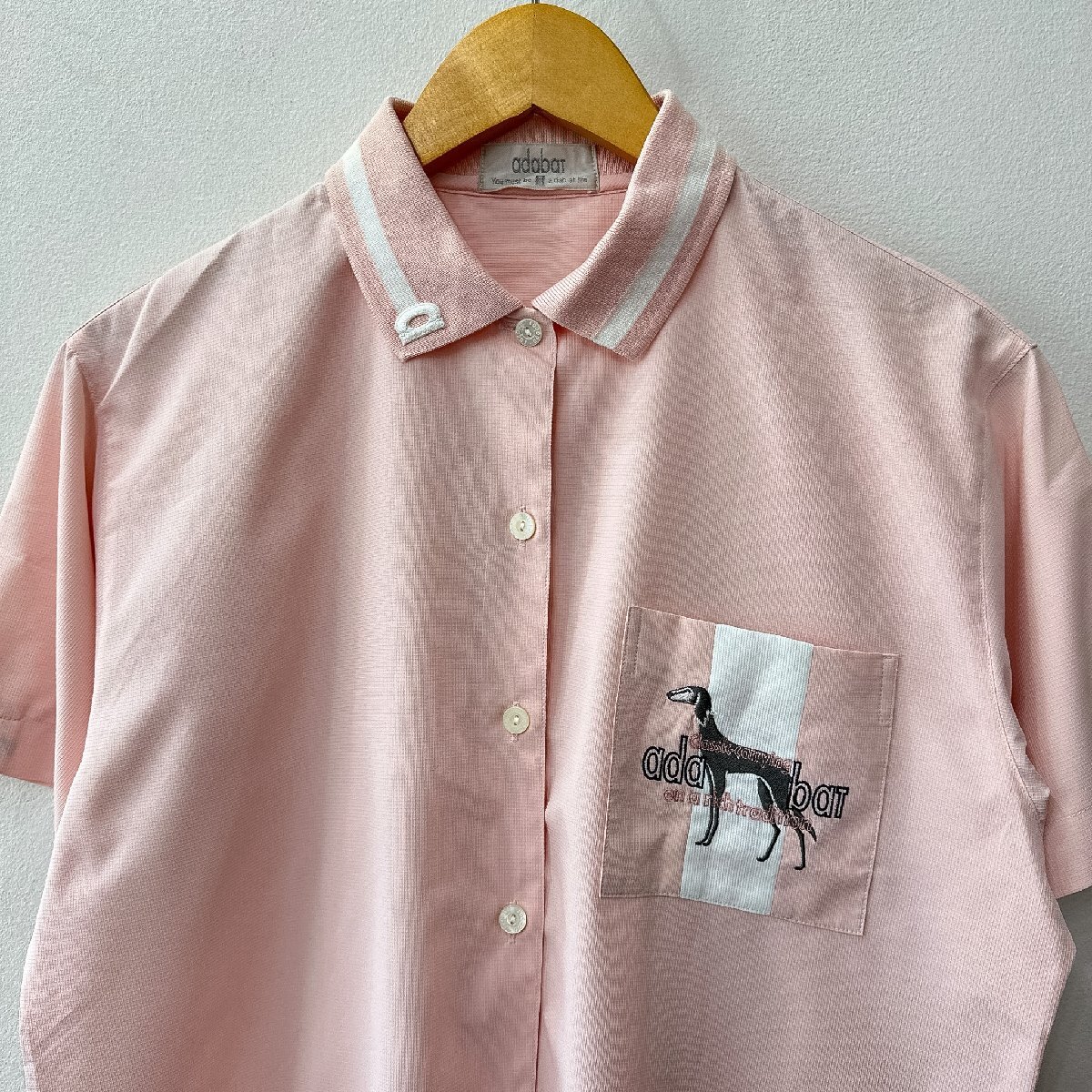 adabat アダバット サルーキ犬刺繍 襟袖リブ 日本製 半袖シャツ サイズM /ピンク系 レディース ゴルフウェア ワールド