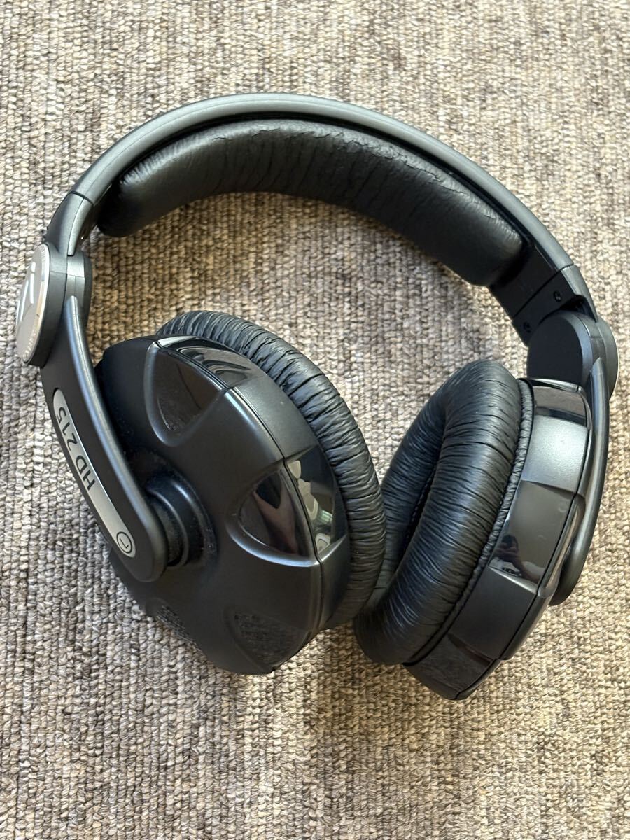 【極美品/視聴のみ】SENNHEISER ゼンハイザー HD 215 密閉型DJヘッドホン 動作確認済 付属品完備（一部クッション経年劣化あり）