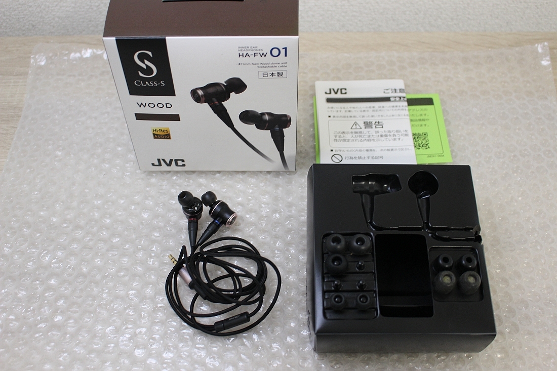 ★良品！JVC インナーイヤーヘッドホン HA-FW01★XX16